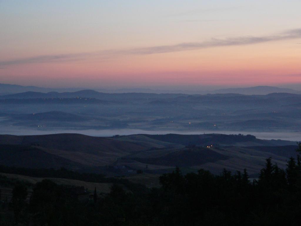 Le Rogheta Villa Campiglia dʼOrcia Exteriör bild