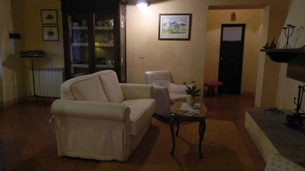 Le Rogheta Villa Campiglia dʼOrcia Exteriör bild